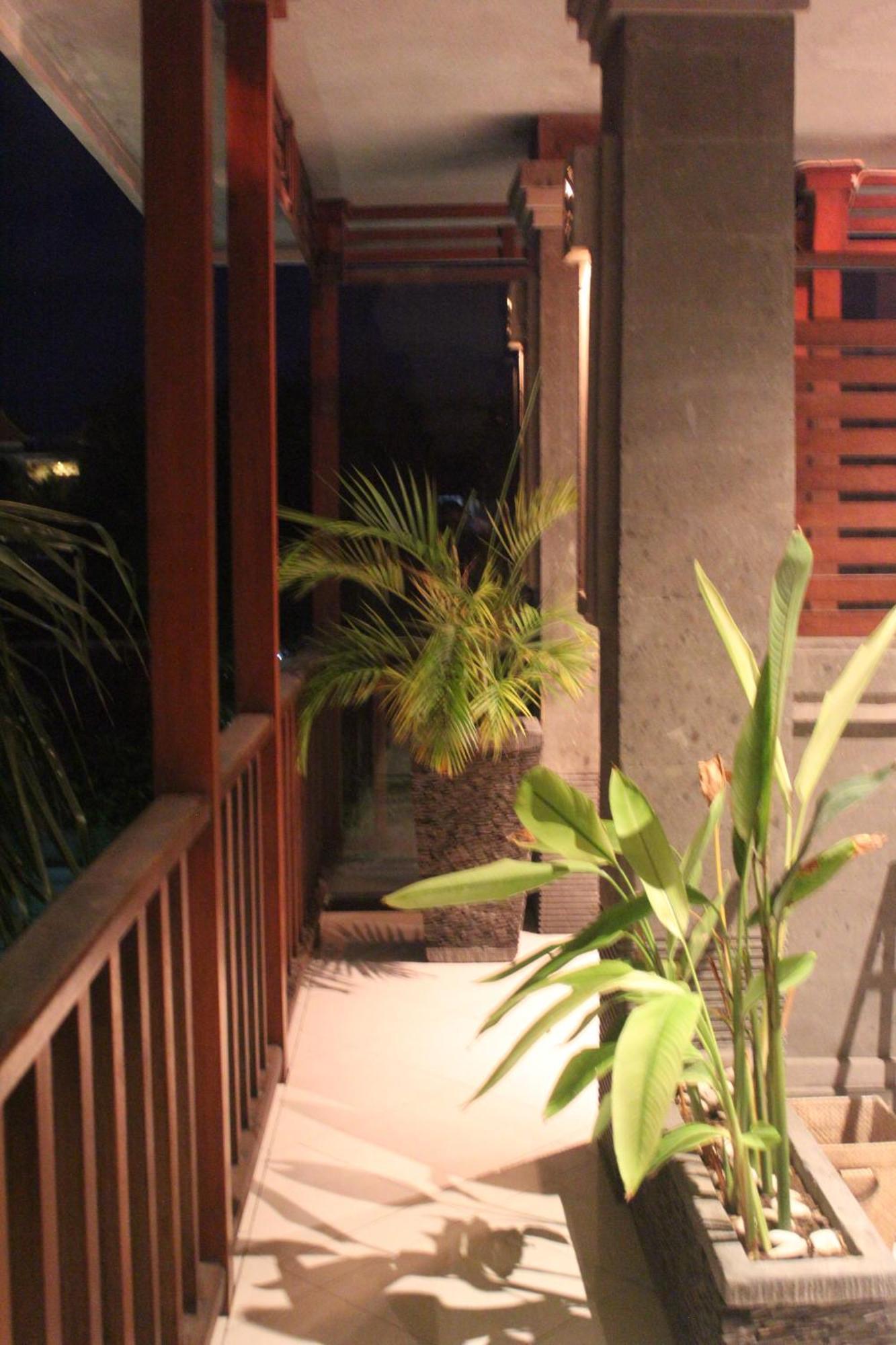 Letos Kubu Homestay Kuta Lombok Rum bild